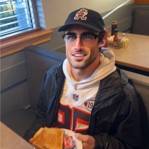 Meet your Posher, Alex